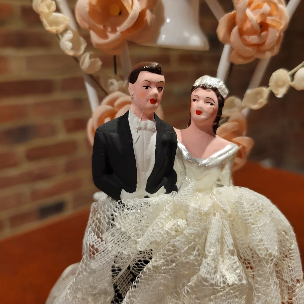 Vintage 1940's Bride & Groom Wedding Cake Topper Prestine Chalkware